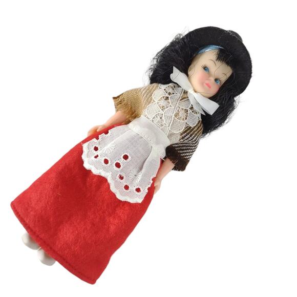 Vintage Gwyneth Doll 8" Doll, Dressed in Wales in Traditional Welsh Costumes - Picture 2 of 5
